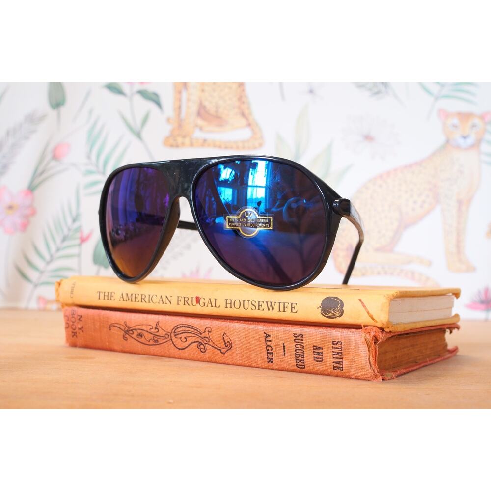 Vintage Aviator Sunglasses 1980s Taiwan Outdoor Rave Party Sporty mirrored Lens